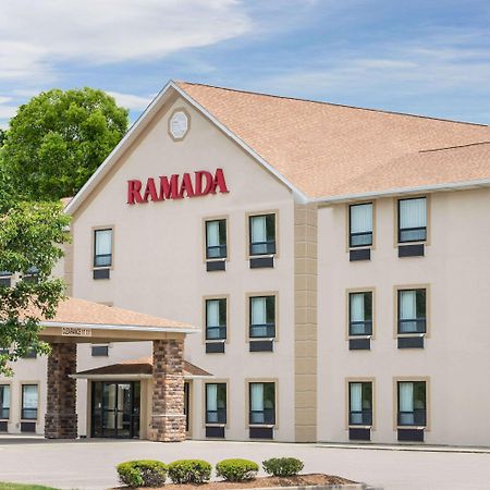 Ramada by Wyndham Strasburg Dover Bagian luar foto