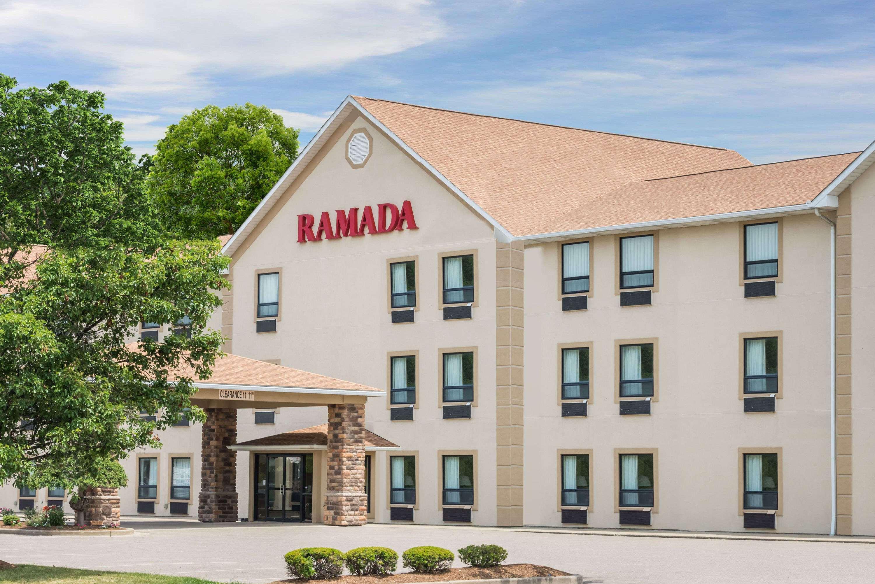 Ramada by Wyndham Strasburg Dover Bagian luar foto